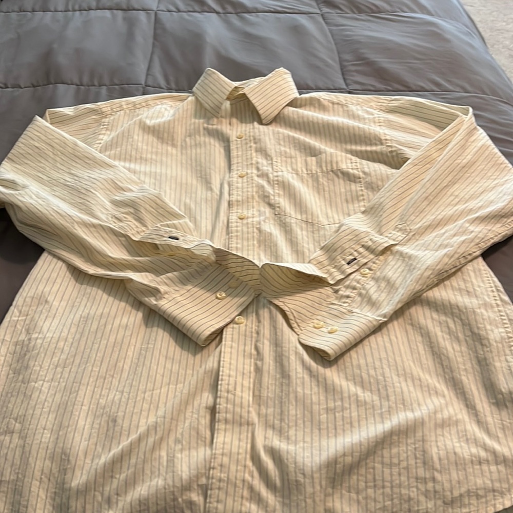 Tommy Hilfiger men’s dress shirt light yellow blue striped size M